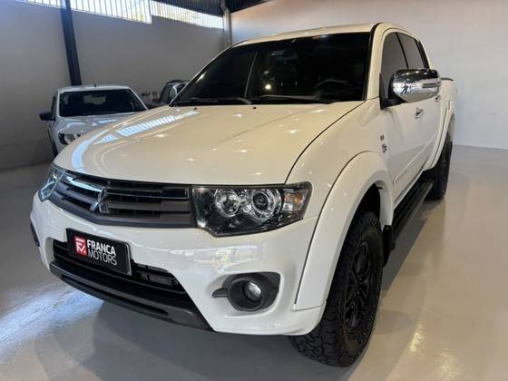 MITSUBISHI L200 TRITON 3.5 HPE 4X4 CD V6 24V FLEX 4P AUTOMÁTICO